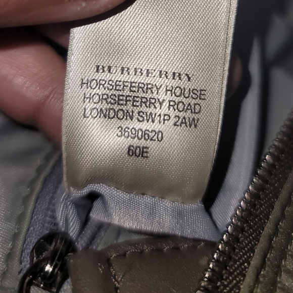 Burberry Buckleigh Check NYLON AND LEATHER Tote Bag In Great CONDITION - Picture 12 of 14